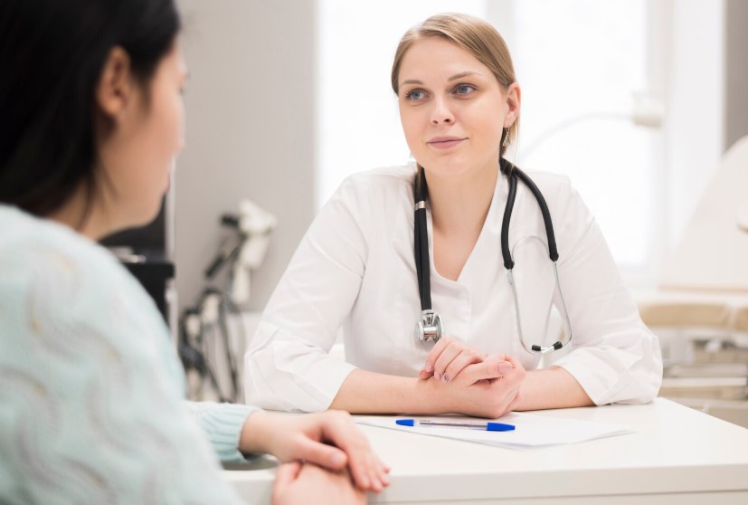 Консультация гинеколога по поводу отсутствия месячных: аменорея — это не самостоятельная болезнь, а симптом нарушений в репродуктивной системе, требующий диагностики и выяснения причин в Израильском медицинском центре