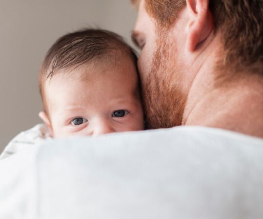 Медицинские причины снижения фертильности у мужчин: варикоцеле, инфекции, гормональные нарушения и возрастные изменения после 40 лет требуют обследования в Израильском медицинском центре