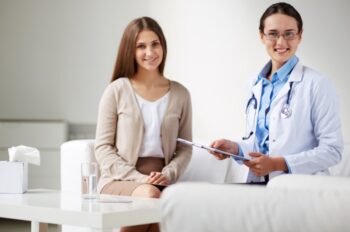 Регулярный профилактический осмотр у гинеколога раз в год в Израильском медицинском центре